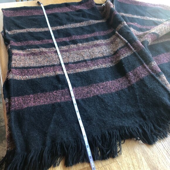 American Eagle Dark Knit Poncho Shawl Boho Western Fringe One Size - Picture 10 of 10